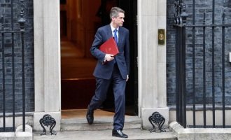 Escándalo en Inglaterra: la trama Huawei