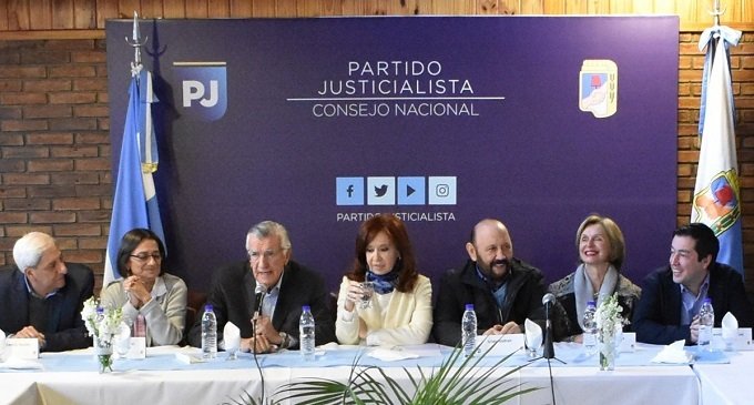 Señal de unidad: después de 16 años, Cristina volvió a la sede del PJ