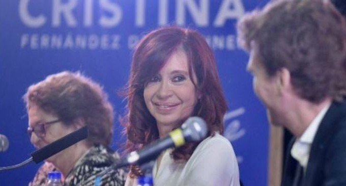 Ante miles de personas Cristina Kirchner presentó “Sinceramente” en La Rural