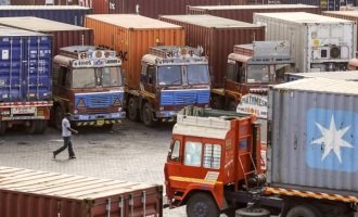 India aumenta aranceles de importación a EE.UU.
