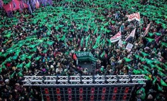 Miles de personas recuerdan en las redes sociales la histórica media sanción al aborto legal