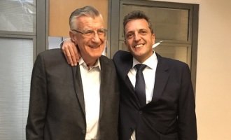 El PJ y Massa a poco de sellar un acuerdo para conformar una “coalición de partidos”