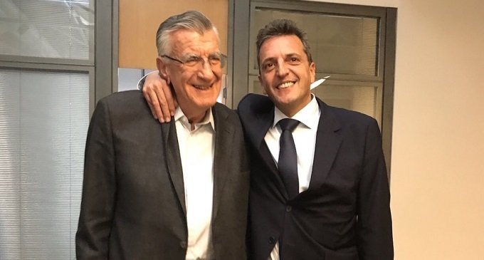 El PJ y Massa a poco de sellar un acuerdo para conformar una “coalición de partidos”