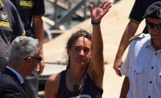 Liberaron a Carola Rackete, la capitana humanitaria que enfrentó a Matteo Salvini en Italia