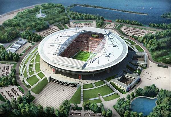 Albergará una de las semifinales en 2018, al igual que la final de la Copa Confederaciones del año previo. Construido en una isla en la costa del Mar Báltico, el estadio con capacidad para 69,000 personas y con costo de 1,100 millones de dólares es financiado por el gobierno de la ciudad y la empresa estatal Gazprom, dueña del club Zenit de San Petersburgo que lo utilizará como sede.